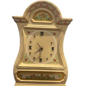 Vintage Mantle Clock Hand Painted Floral Home Hearts Scene by Takenaka 14 in. H